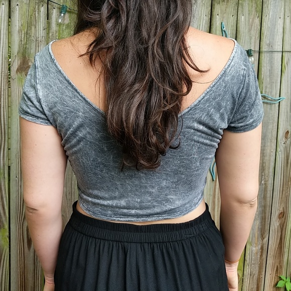 Soft Grey acid wash crop top tee - Picture 5 of 6
